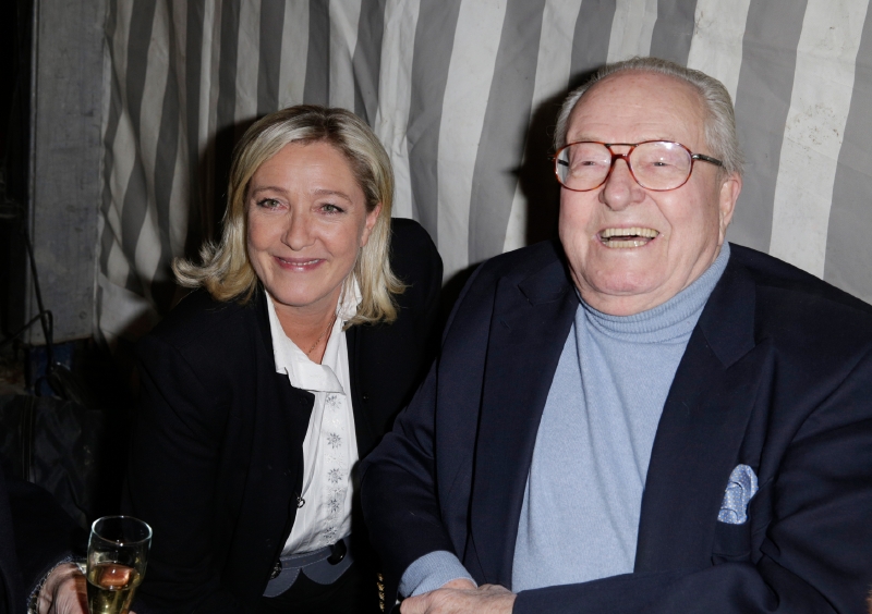 Předsedkyně Národní fronty Marine Le Penová a její otec Jean-Marie Le Pen.