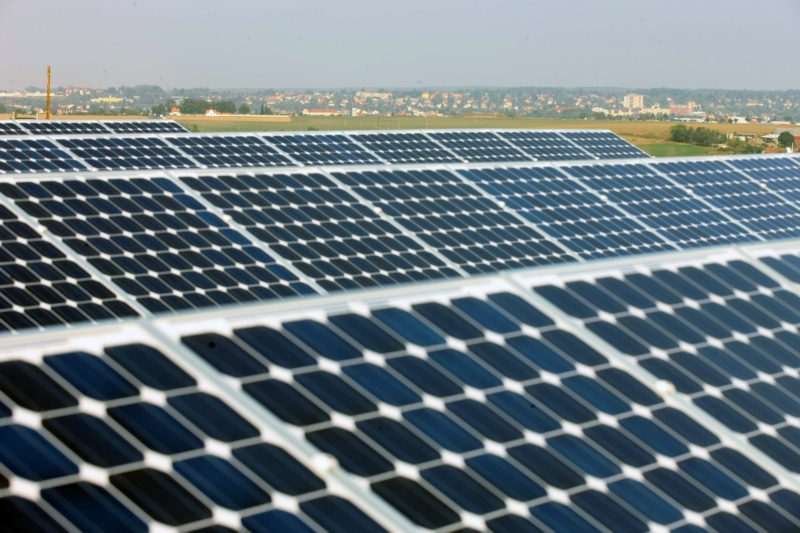 Solární panely, které také patří k energii z obnovitelných zdrojů (ilustrační foto).