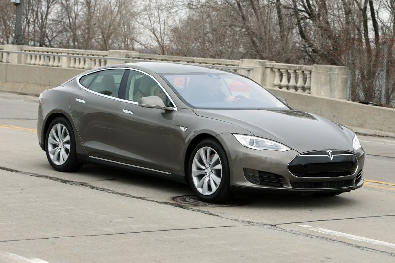 Americký výrobce elektromobilů Tesla uvede na trh nový Model S 70D. 