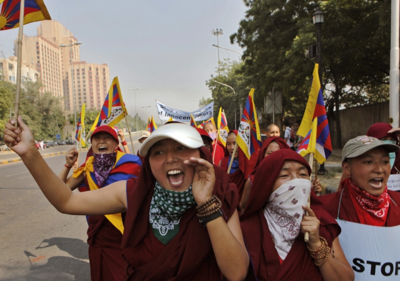 Tibetské jeptišky během protestu (ilustrační foto). Tibetské jeptišky během protestu (ilustrační foto).