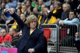 Natália Hejková potvrdila svou roli královny mezi evropskými trenéry basketbalistek a dovedla ZVVZ USK Praha k senzačnímu titulu v nejlepší klubové soutěži na kontinentu.