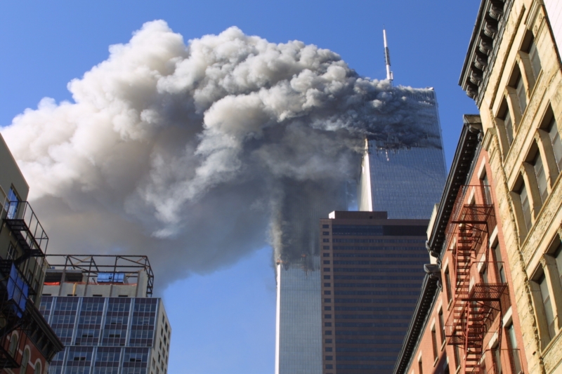 Teroristický útok na Světové obchodní centrum v New Yorku v roce 2001. Teroristický útok na Světové obchodní centrum v New Yorku v roce 2001.