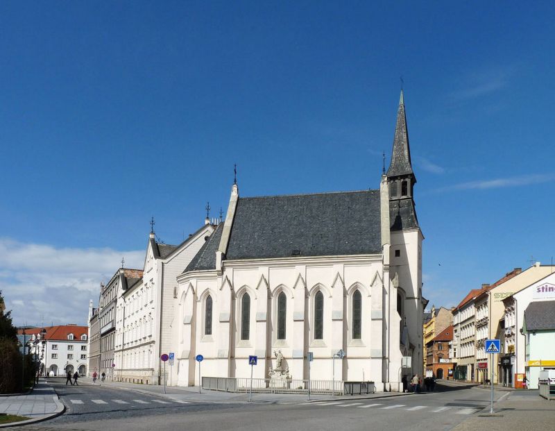 Krovy si návštěvníci mohou prohlédnout například v kostele Svaté rodiny v ulici Karla IV., kde na ně čeká i výstava fotografií.