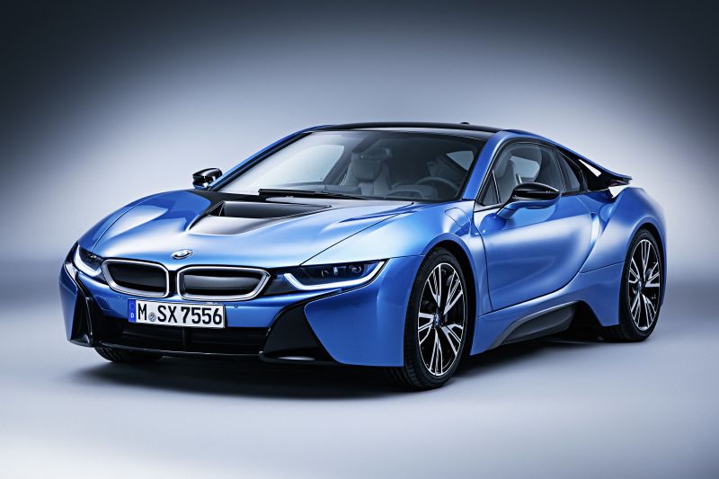 Elektromobily, jako třeba BMW i8, jsou zatím na českým silnicích v menšině (ilustrační foto).