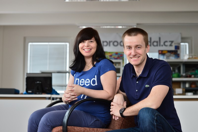 Zakladatelé Prodejtodal.cz Eva Pavlíková a Richard Voděrka.