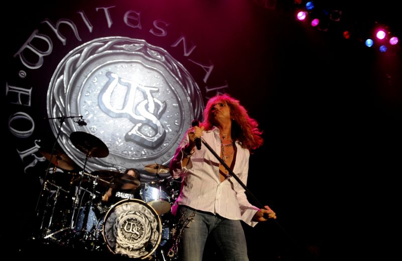 Zpěvák a zakladatel kapely Whitesnake David Coverdale.