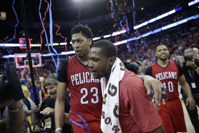Basketbalisté New Orleans slaví postup do play-off.