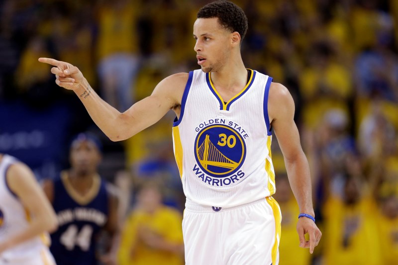 Stephen Curry byl hlavní oporou Golden State v zápase 1. kola play-off NBA.