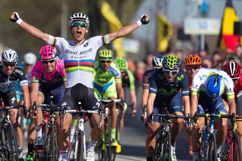 Mistr světa Michal Kwiatkowski vyhrál klasiku Amstel Gold Race.