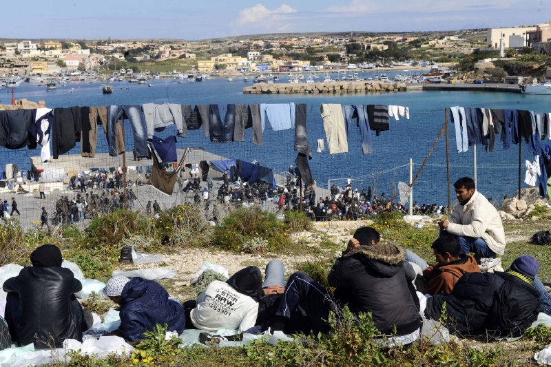 Uprhlíci na ostrově Lampedusa v Itálii.