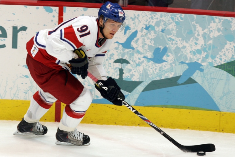 Útočník Martin Erat je jedním ze šesti hráčů z NHL, které aktuálně zařadil trenér Vladimír Růžička do kádru pro hokejové mistrovství světa v Praze a Ostravě. Útočník Martin Erat je jedním ze šesti hráčů z NHL, které aktuálně zařadil trenér Vladimír Růžička do kádru pro hokejové mistrovství světa v Praze a Ostravě.