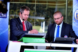 Martin Hosták (vlevo), bývalý hokejista, dnes hokejový spolukomentátor.