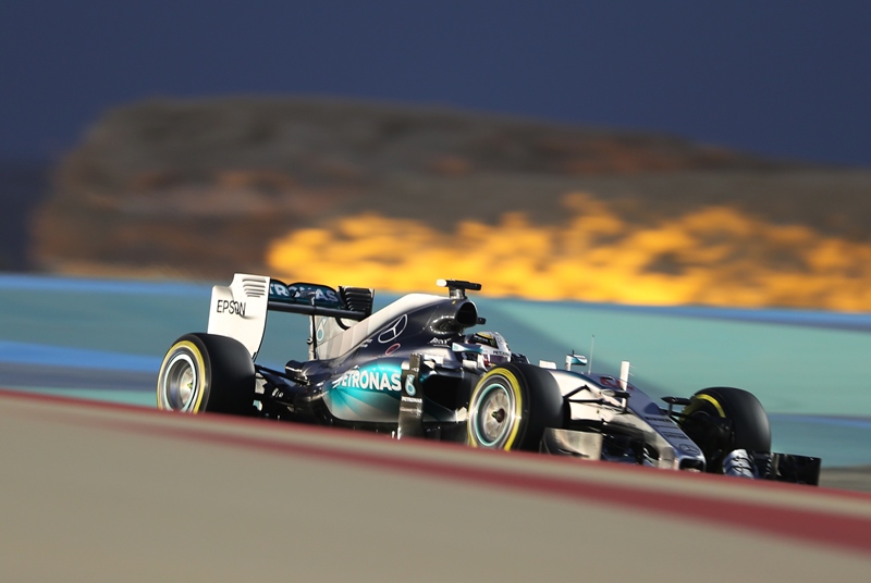 Lewis Hamilton si může pískat. Úvod sezony mu vyšel na výbornou. Lewis Hamilton si může pískat. Úvod sezony mu vyšel na výbornou.