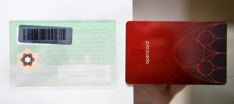 Opencard a papírový kupon.