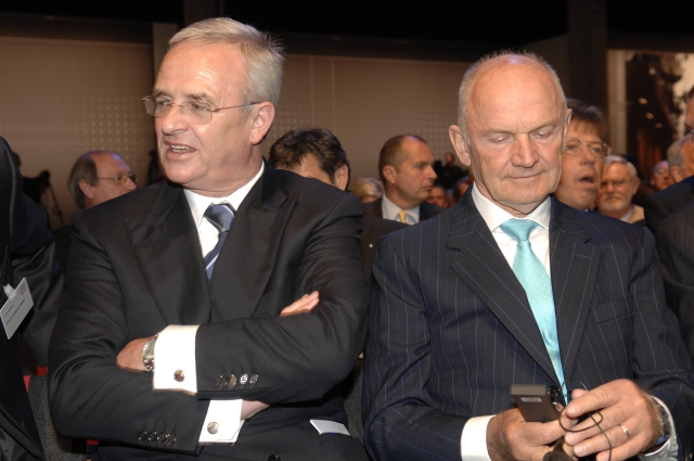 Generální ředitel Martin Winterkorn (vlevo) a předseda dozorčí rady německé automobilky Volkswagen Ferdinand Piëch.