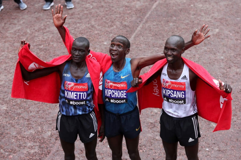 Londýnský maraton ovládl Keňan Eliud Kipchoge.