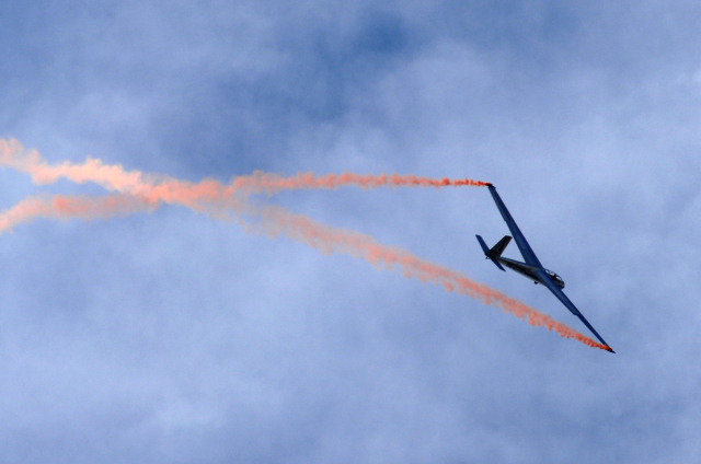 Bezmotorový kluzák Blaník na letecké přehlídce Memorial Air Show.