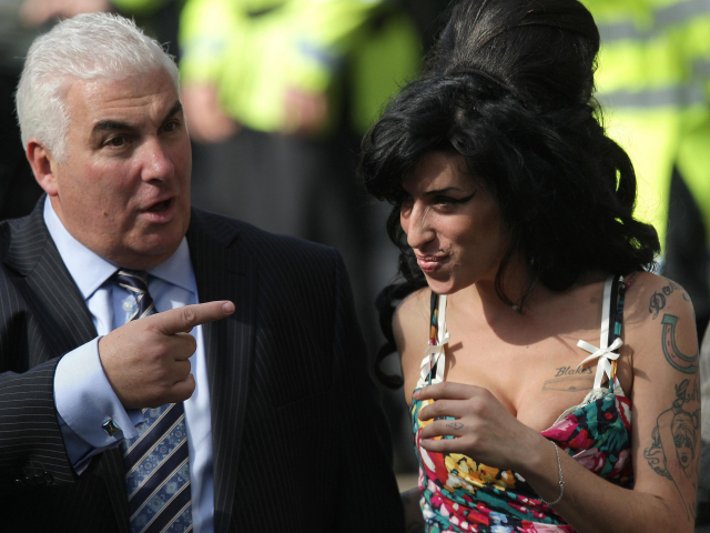 Amy Winehouseová se svým otcem Mitchellem.
