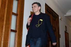 Náměstek ministra zahraničí Euklidis Tsakalotos.