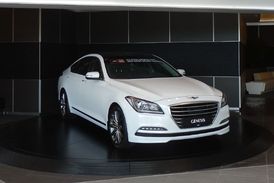 Význačné místo zaujímá vlajková loď Hyundai Genesis.