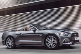 Mustang Convertible, tak se nazývá karosářská verze kabriolet.