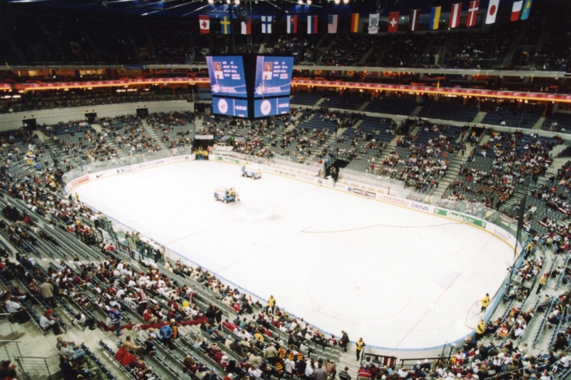 Společnost Bestsport Arena, vlastník libeňské O2 areny, před letošním hokejovým šampionátem investoval do rekonstrukce více než dvojnásobek ročního provozního zisku, tedy přes 150 milionů korun. Společnost Bestsport Arena, vlastník libeňské O2 areny, před letošním hokejovým šampionátem investoval do rekonstrukce více než dvojnásobek ročního provozního zisku, tedy přes 150 milionů korun.
