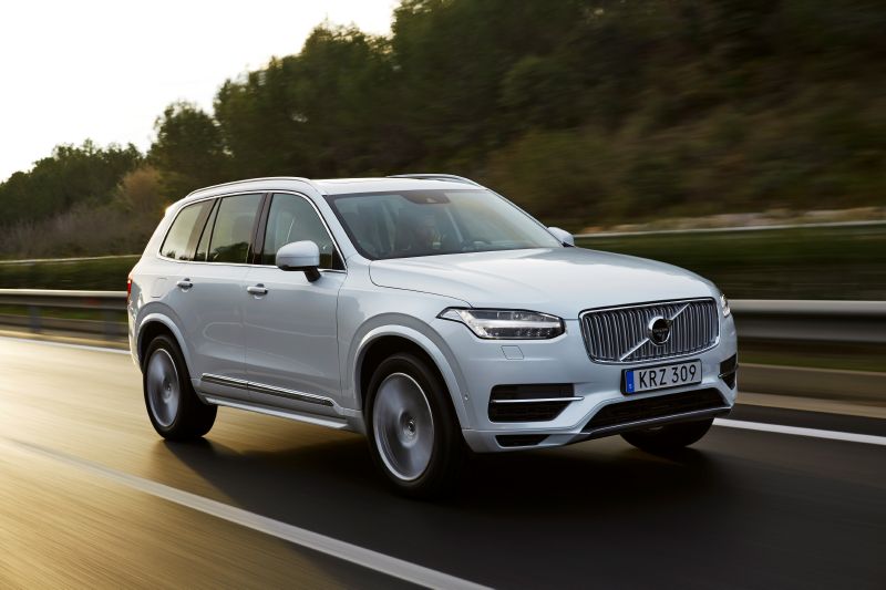 Nově Volvo XC90 se nabízí také s hybridním pohonem.