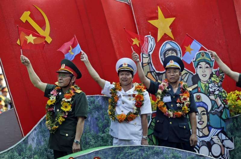 Tisíce Vietnamců si připomněly konec vietnamské války. Tisíce Vietnamců si připomněly konec vietnamské války.