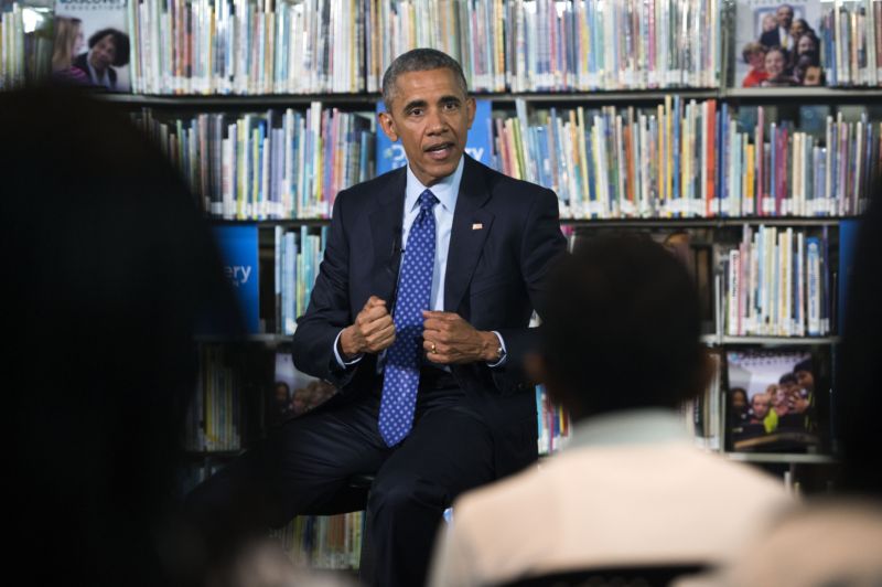 Prezident Barack Obama mluví se studenty ve washingtonské knihovně. Tu svoji bude mít v Chicagu (ilustrační foto). Prezident Barack Obama mluví se studenty ve washingtonské knihovně. Tu svoji bude mít v Chicagu (ilustrační foto).