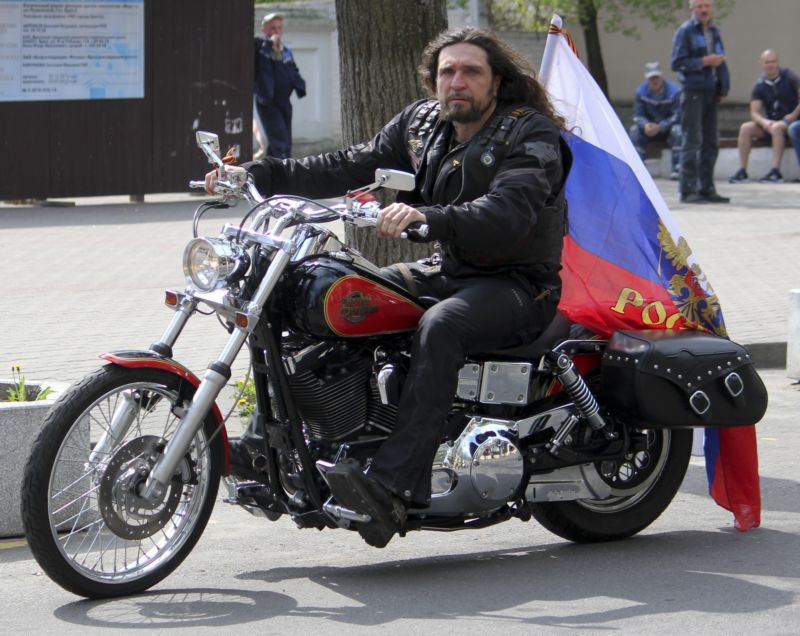 Alexandr "Chirurg" Zaldostanov bez helmy.