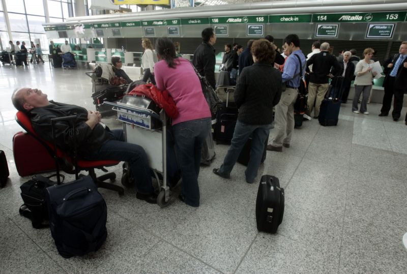 Letiště Fiumicino je dočasně mimo provoz. Letiště Fiumicino je dočasně mimo provoz.