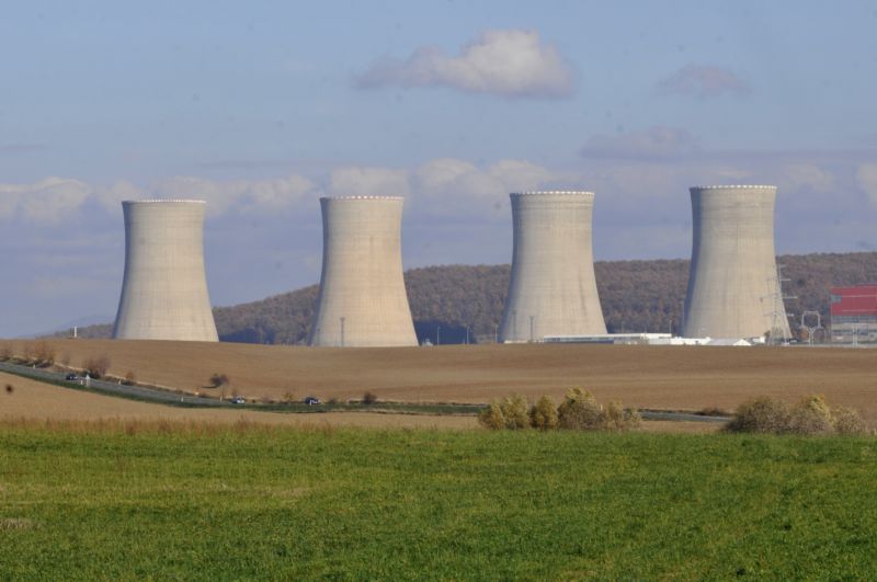 Jaderná elektrárna Mochovce. Jaderná elektrárna Mochovce.
