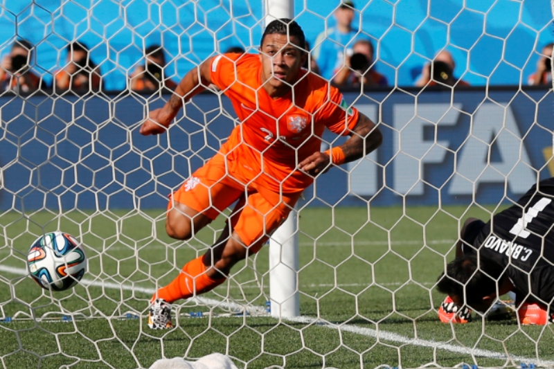 Memphis Depay přestoupí do Manchesteru United.