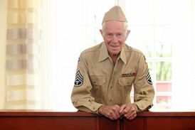 Makléř Alan Buckley byl jedním vojáků americké armády, kteří na území Československa osvobozovali Plzeň.