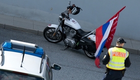 Nočním vlkům prověřovala víza německá policie několik hodin.
