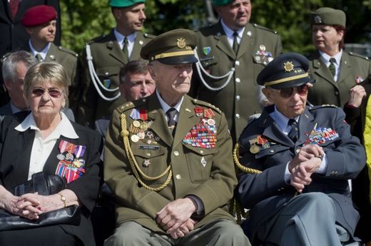 Váleční veteráni a pamětníci.