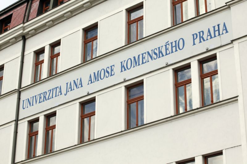 Univerzita Jana Amose Komenského.