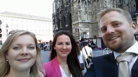 Vít Jedlička neustále zásobuje facebookovou stránku Liberlandu svými prezidentskými selfie.
