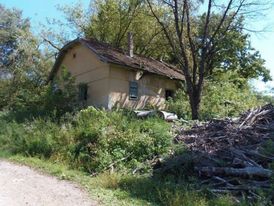 Zatím v Liberlandu stojí pouze jedna rozbořená chaloupka a v brzké době se to nejspíš nezmění, jelikož "stát" blokuje Srbsko i Chorvatsko.