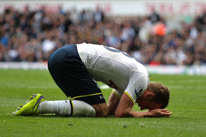 Zklamaný útočník Tottenhamu Harry Kane.
