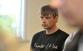 Jednatel firmy Vapa Drink Viktor Koláček u soudu.