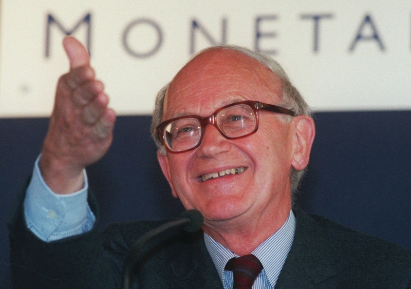 Ekonom a finančník Alexandre Lamfalussy (snímek z roku 1997). Ekonom a finančník Alexandre Lamfalussy (snímek z roku 1997).