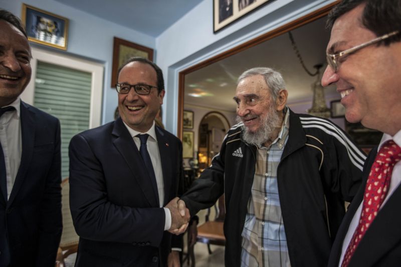 Francouzský prezident Francois Hollande se setkal i s bývalým kubánským vůdcem Fidelem Castrem.