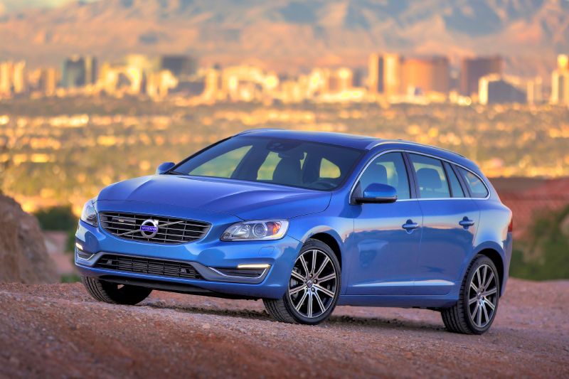 Oceněným motorem disponuje i model Volvo V60.