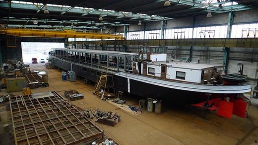 Loď Cargo Gallery (na snímku z ledna).