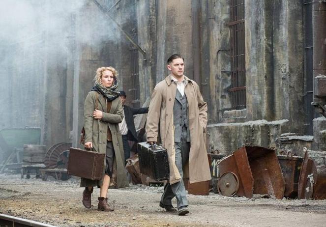 Snímek Dítě číslo 44 (Child 44) švédského režiséra Daniela Espinosy líčí příběh sovětského válečného hrdiny Lva Děmidova, který se po válce dá do služeb sovětské tajné policie.