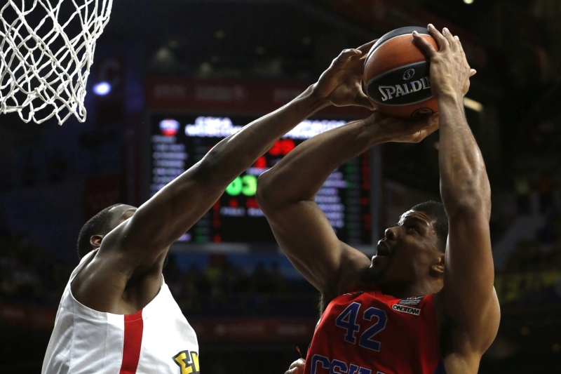 Momentka z utkání Olympiacosu s CSKA.