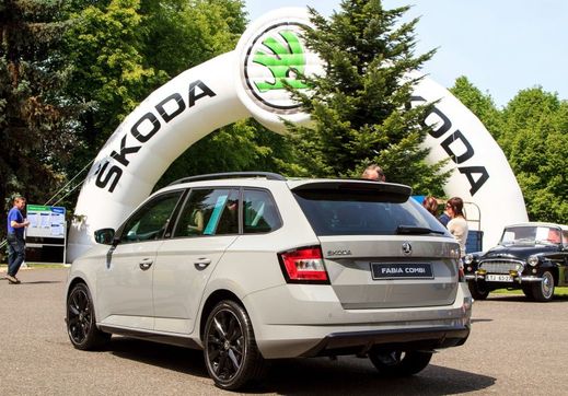 Design vozu udělal na návštěvníky autosalonu dojem.