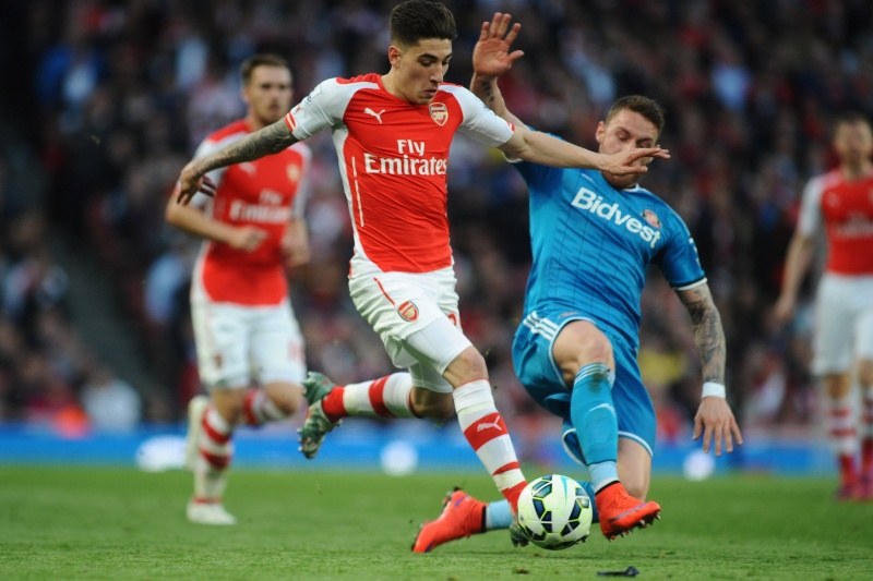 Arsenal se po remíze se Sunderlandem přiblížil třetímu místu.