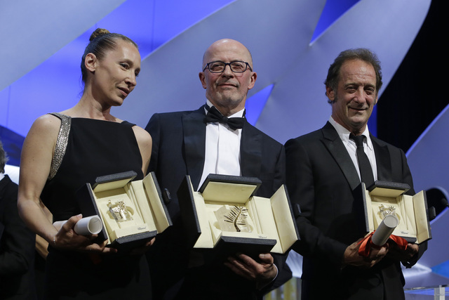 Držitelé hlavních cen - režisér Jacques Audiard, herečka Emmanuelle Bercotová a herec Vincent Lindon. 